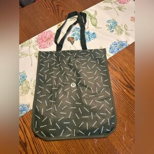 Lululemon reusable Tote